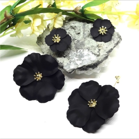 Black Double Flower Earrings - Picture 7 of 7
